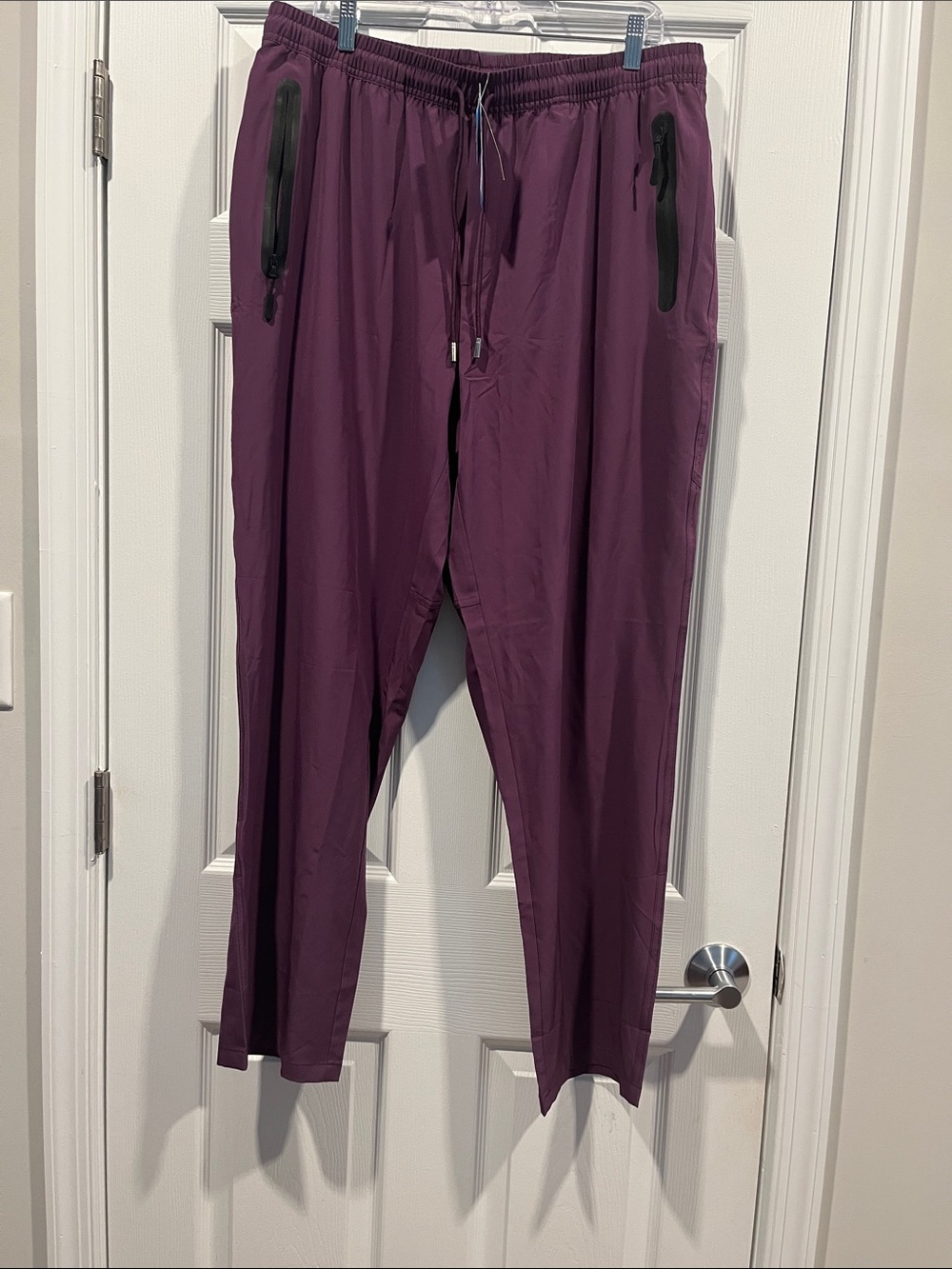 Men's Plum Lightweight Jogger Pants with Zip Pockets Size 40‎ Waist.